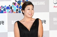 [JK포토]라미란, '소원'으로 생애 첫 여우조연상 "세상의 모든 소원아 힘내" 눈물소감
