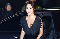 [JK포토]엄정화 "청룡영화제 시선 사로잡는 화려한 드레스에 빛나는 가슴골"