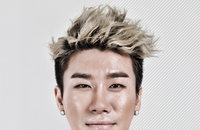 산이, 3년만에 발표한 두번째 미니앨범으로 음원차트 휩쓸며 대세 래퍼 입증!