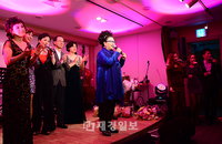 [JK포토]'JAZZ FRIEND PARTY' 윤희정, '피날레는 출연 가수들과 함께~'