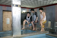 '1박 2일 3' 차태현-데프콘-정준영, 목욕탕 패션 공개