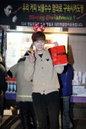 정일우 ‘추위 날릴 커피차 대령이요~’ 크리스마스 깜짝 선물 훈훈