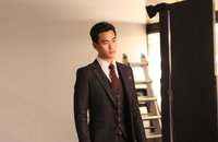 SBS ‘별그대’ 김수현 광고 현장사진, 무보정에도 완벽한 수트 비율