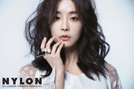 배우 정유미, 내추럴 화보 속 ‘순백의 청순미’ 과시