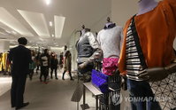 백화점 '장기무이자 카드할부' 재등장…불황타개용