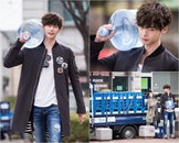 <닥터 이방인> '변신의 귀재' 이종석, 생수배달원 변신