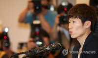 박지성, 현역 은퇴 선언…화려한 축구 인생 마무리