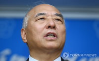 문창극 14일만에 총리후보 전격 자진사퇴