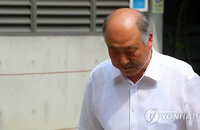 굳은 표정의 김명수 후보자