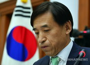 이주열 "가계부채 우려된다"…기준금리 인하 부정적