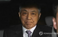 강덕수 전 회장 '책임통감'…혐의 부인