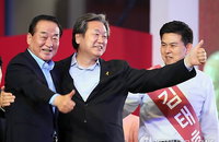 축하받는 김무성