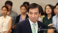 이주열 "금리인하로 시장 기대 부응"…금통위 독자적 판단 강조