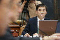 이주열 “추가 인하, 상황 지켜본 후 판단” 보류…가계 부채 우려 없어