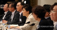 朴대통령, "쓸데없는 규제는 제거해야 할 암덩어리”