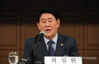 최경환 "증세 없다…4대연금 반드시 개혁"
