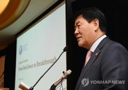 최경환 "美 금리 인상해도 韓 자본 유출 제한적"