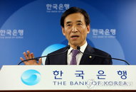한은, 올 경제성장률 3.8→3.5%로 하향