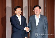 국감에서 재확인된 최경환-이주열의 다른 경제 판단