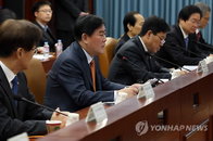 최경환 “주택거래량 8년만 최대치, 추세 이어가려면..”