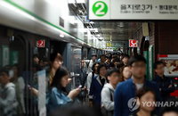 지하철 2호선 철로에 개 출몰…포획 실패