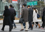 “개인소득자 48%, 1년에 1000만원 못 벌어”…부 격차 ‘극명’