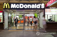 실적발표 앞둔 ‘맥도날드’ 울상…매출 왜 자꾸 줄까