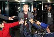 잡았습니다..  자수한 '크림빵 아빠' 뺑소니범 소식 전하는 흥덕 경찰서장