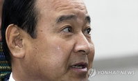눈물 흘리는 이완구 후보자