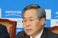 野, "송영근, 국방위원도 사퇴하라"