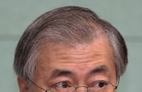 문재인 "국민 지지받는 사람이 당 돼표 돼야지"