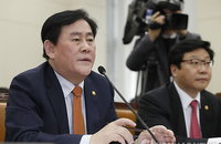 최경환, 복지부터 합의하자, 증세는 그 다음에 논의