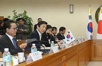 한중일 외교부장관회의 종료, '상호 호혜적 관심사 주로 나눠'
