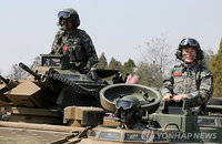 안보 정당 되겠다는 문재인 대표, 명확한 적을 잃은 새누리당