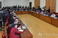 북한, 또 '남한 국민' 억류…남북관계 악재