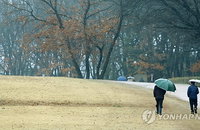 [오늘의 날씨] 아침부터 시작되는 비, 점심먹으러 나갈 때 쯤 그칩니다