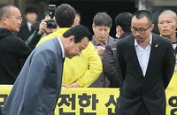 "최선? 인양에 대한 결과를 가져오라" 세월호 유족 분노에 국무총리도 퇴장