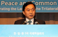 하토야마 전 일본 총리, "아베, 명확히 말하기 싫으면 담화를 하지 말라"