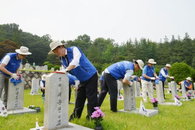 효성, 호국보훈의 달 맞아 사업장별 1사1묘역 활동 실시