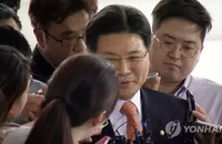 '친박' 홍문종 “박 대통령 담화는 내년 봄 퇴진 염두한 것”