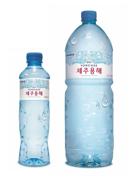 ▲하이트진로음료 &lsquo;제주용해&rsquo; 가격은 편의점가 기준 500 mL 800원, 2 L는  1,400원 (사진 : 하이트진로음료 제공)