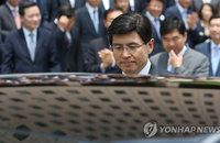 황교안, 노이즈 마케팅, 성공적... 플래그십 박근혜 대통령을 지켜줘!