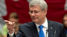 스티븐 하퍼 캐나다 총리는 22일(현지시간) 캐나다 의사당 무장괴한 총격난입에 대해 "비열한 공격"이라고 비난했다.
