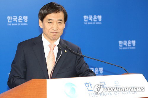 이주열 한국은행 총재가 지난 9일 서울 중구 남대문로 한은 본관 기자실에서 통화정책방향 관련 기자간담회를 하고 있다. 