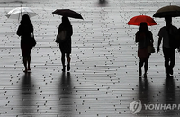 [내일 수요일 날씨] 말복에 비내려서 삼계탕 많이 안 팔리면 어쩌나... 충청, 강원 지역에 비 소식