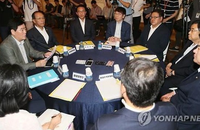 국민이 관심갖는 정치현안 대부분 노동개혁, 경제활성화법, 경제민주화법 등 경제 관련 이슈... 상황은 대통령과 새누리당 등 여권에 유리