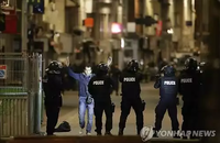 프랑스 테러 후 1주일... 유럽 경제와 사회에 남은 여파는?