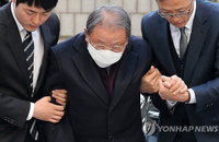 효성 조석래 회장, 건강 이유로 법정구속 면해...탈세 규모 1,000억원 대
