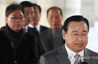 '成리스트' 이완구 前총리 1심서 유죄…집행유예 2년