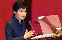 朴대통령 "김정은 폭주, 체제붕괴 재촉…퍼주기 더 안돼"
